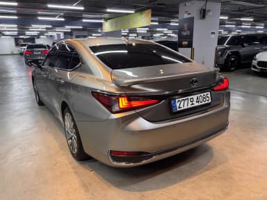 ES300h 7th Generation