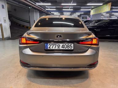 ES300h 7th Generation