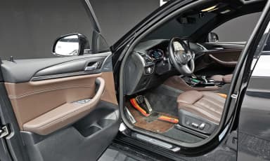 X4 (G02)