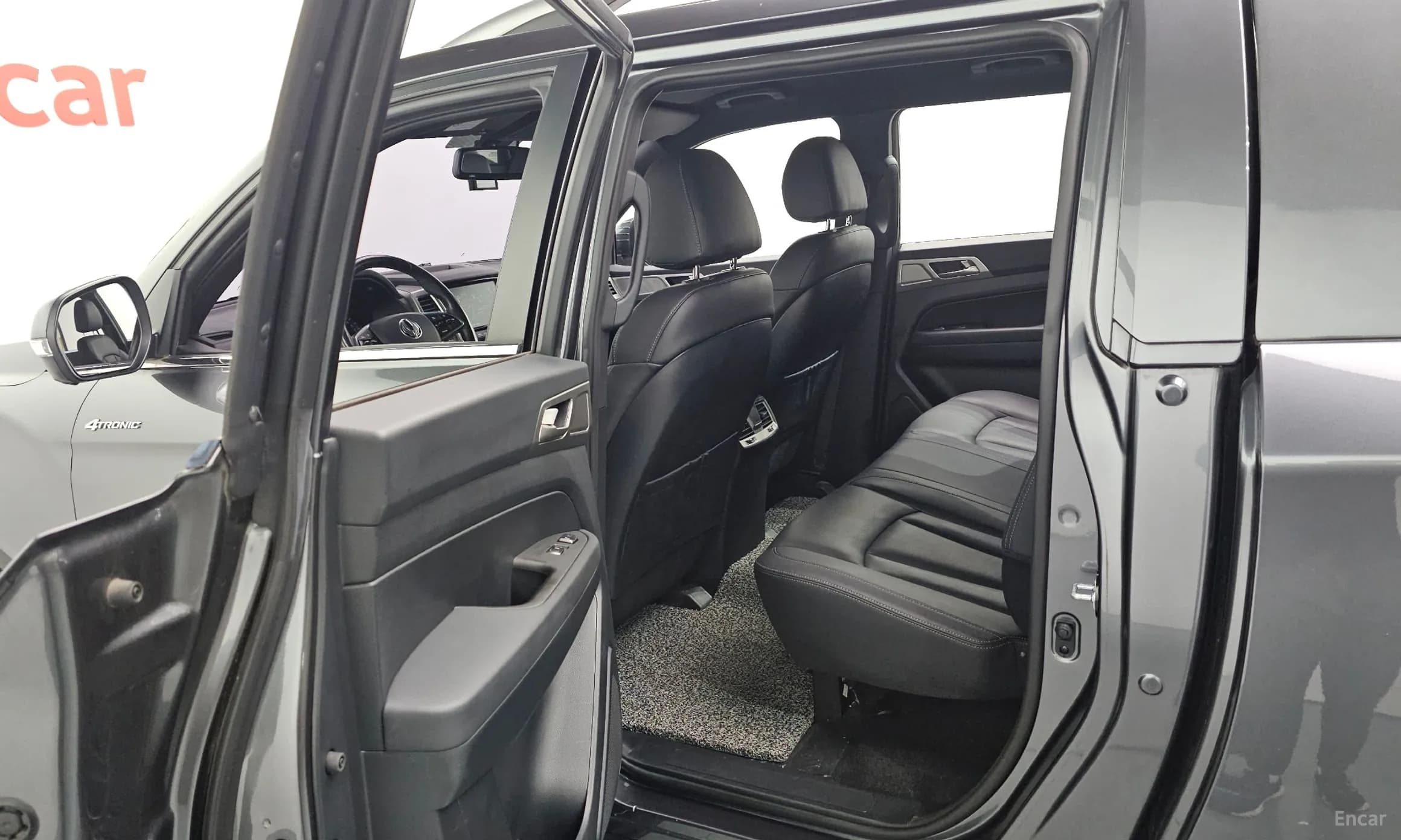 Rexton Sports Khan