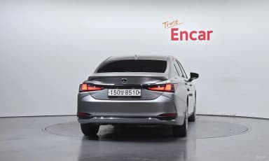ES300h 7th Generation