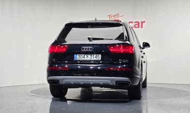 Q7 (4M)