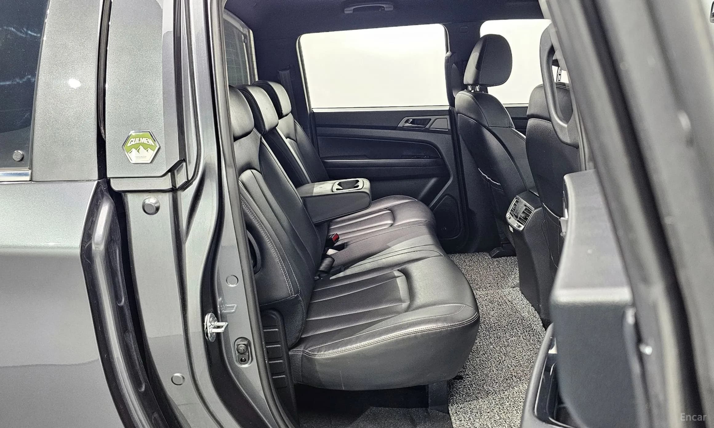 Rexton Sports Khan