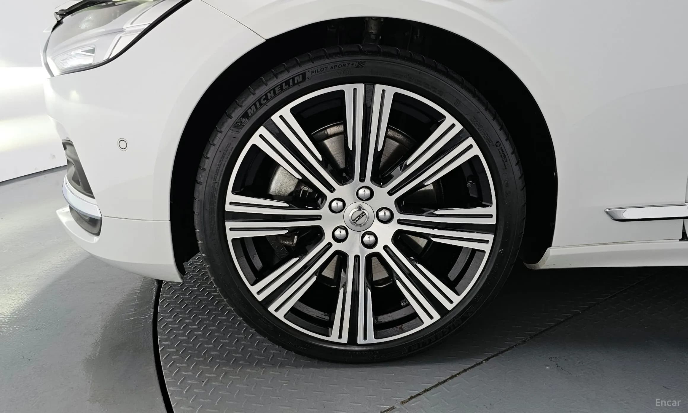 S90
