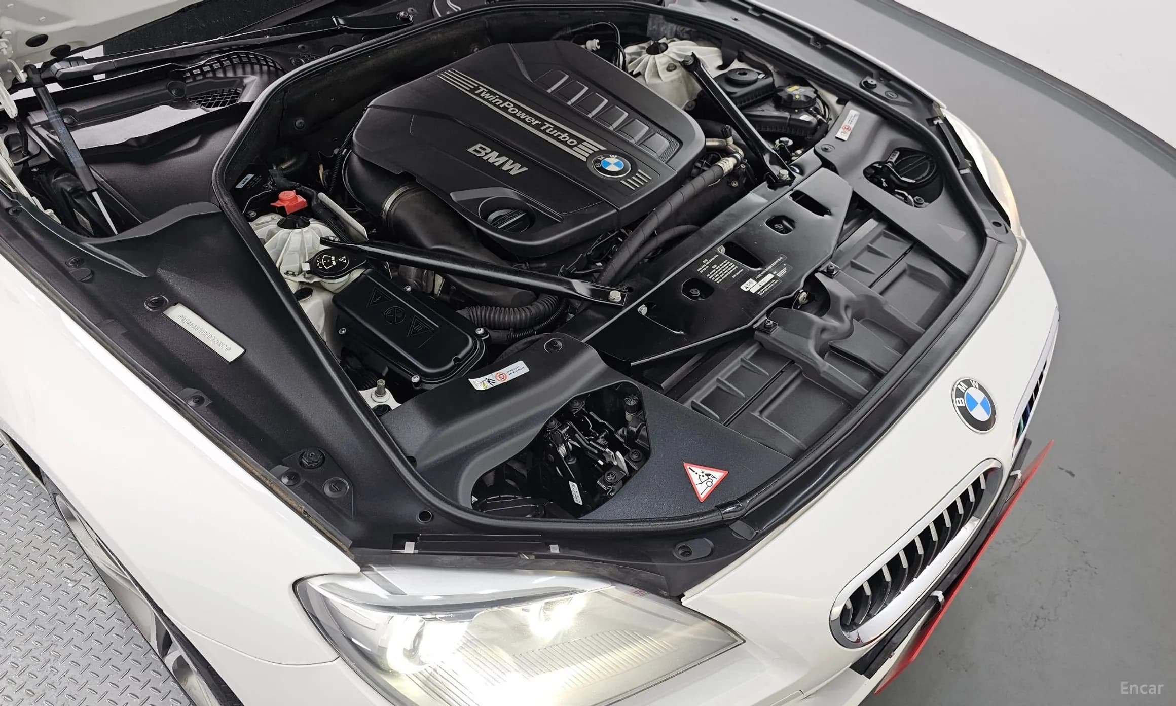 6 Series (F12)