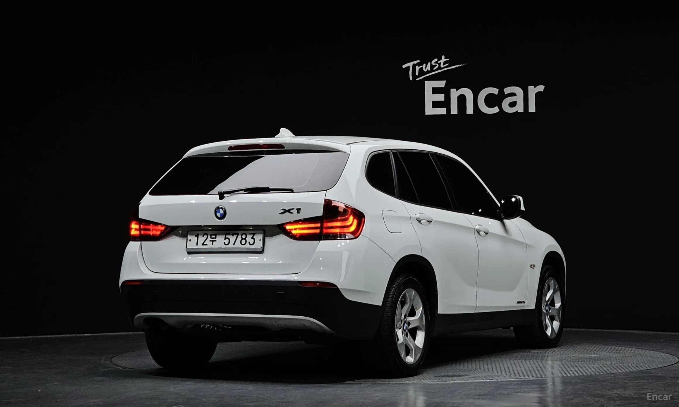 X1 (E84)