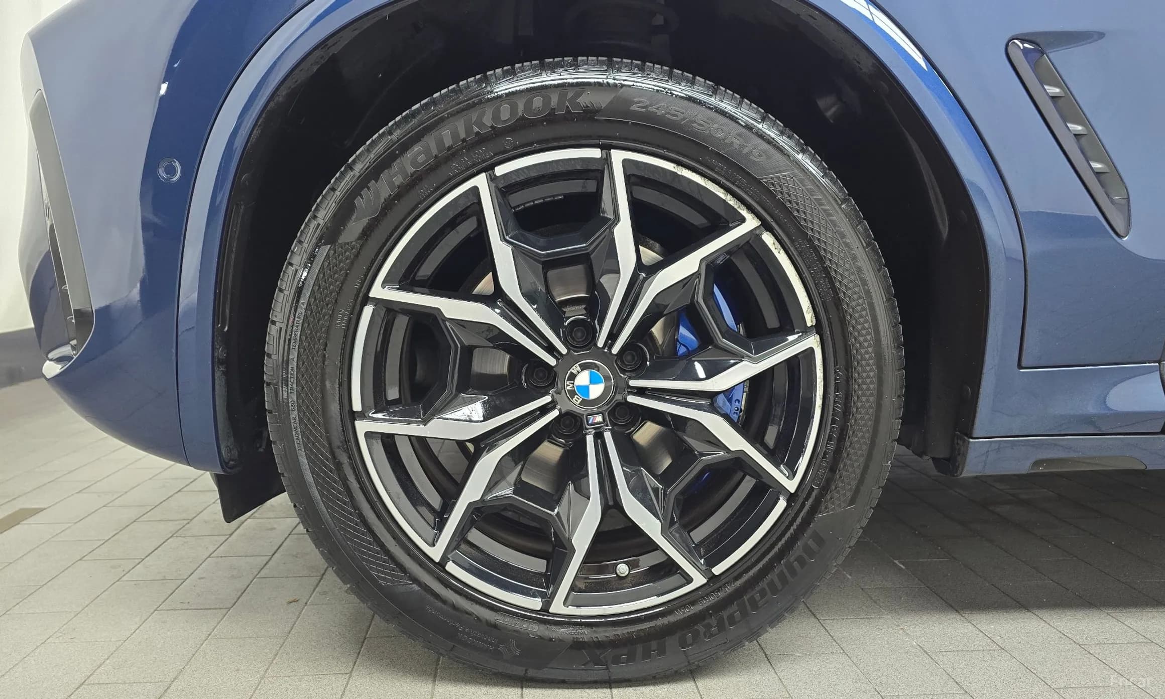 X3 (G01)