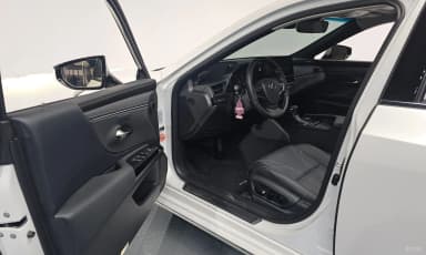 ES300h 7th Generation