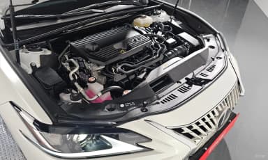 ES300h 7th Generation