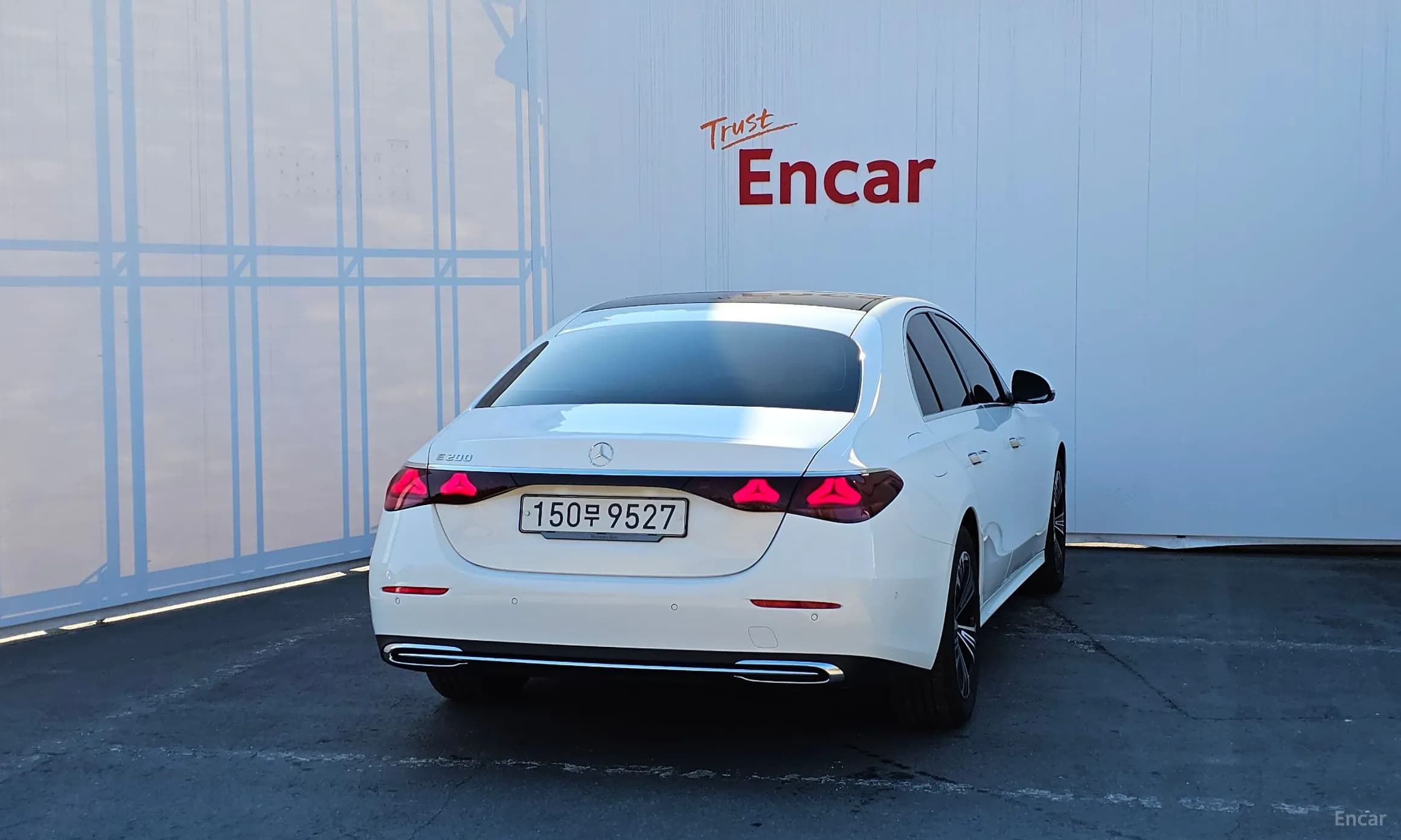 E-Class W214