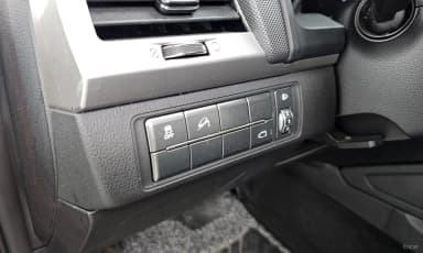 Rexton Sports Khan