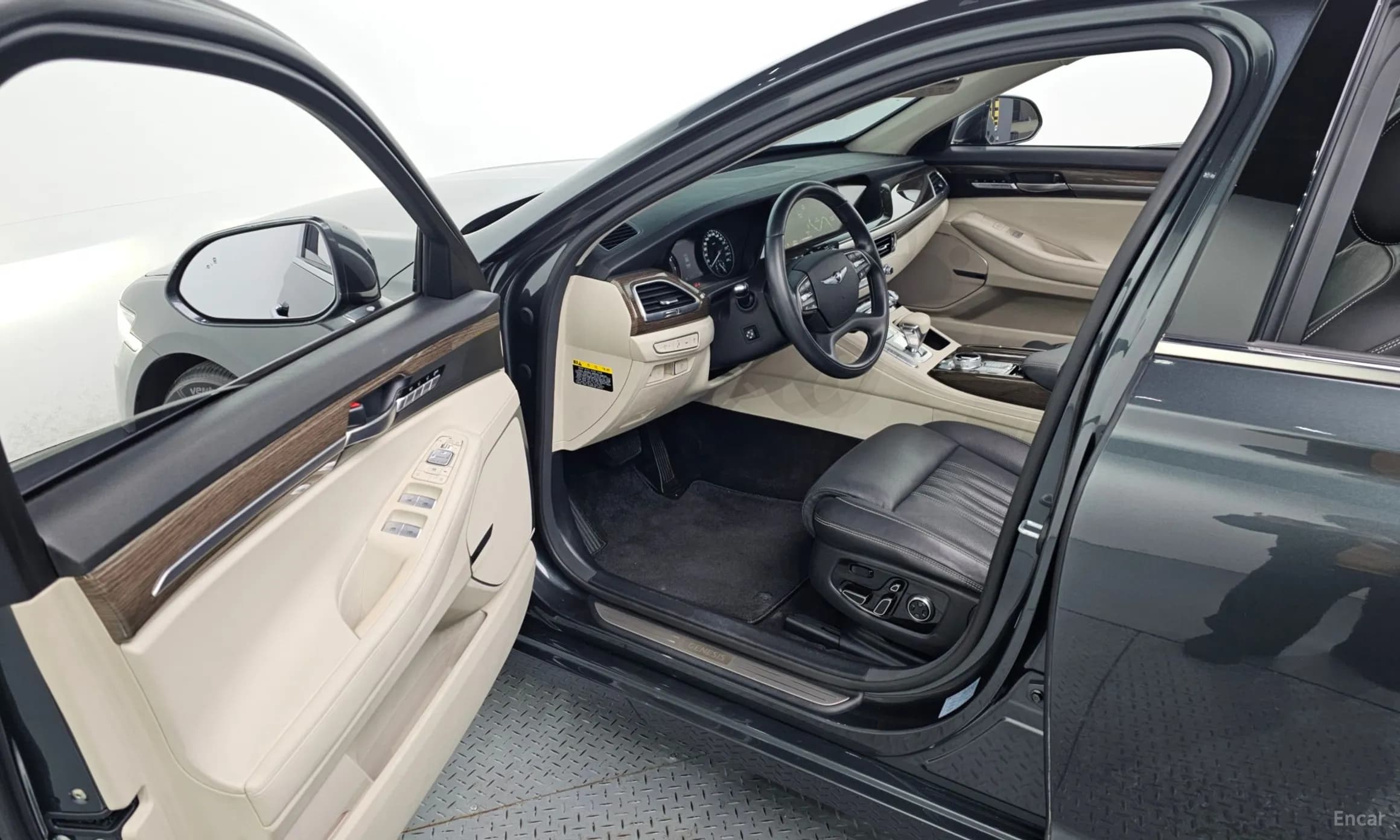 G90