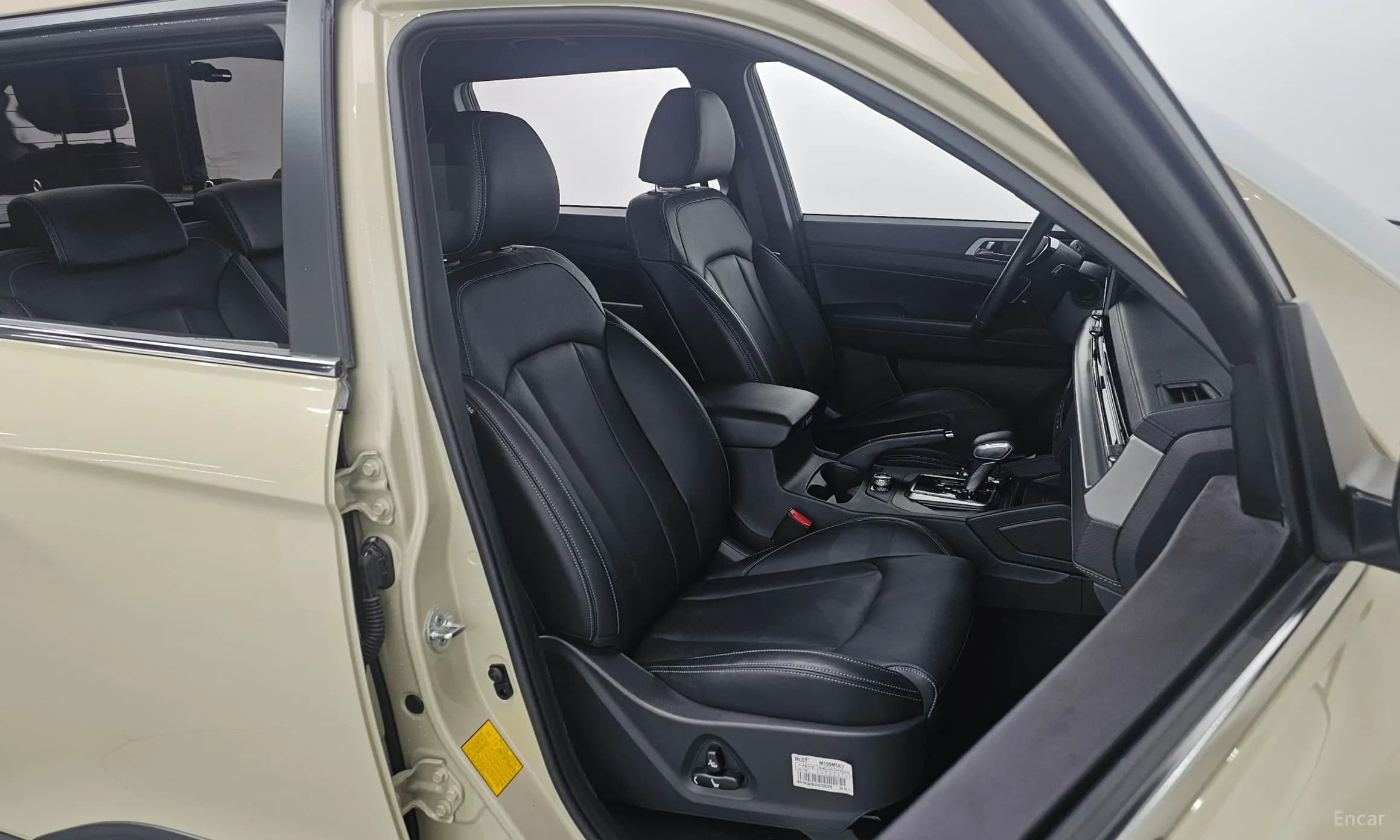 Rexton Sports Khan