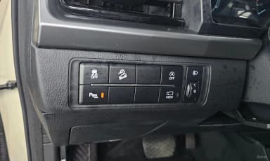 Rexton Sports Khan