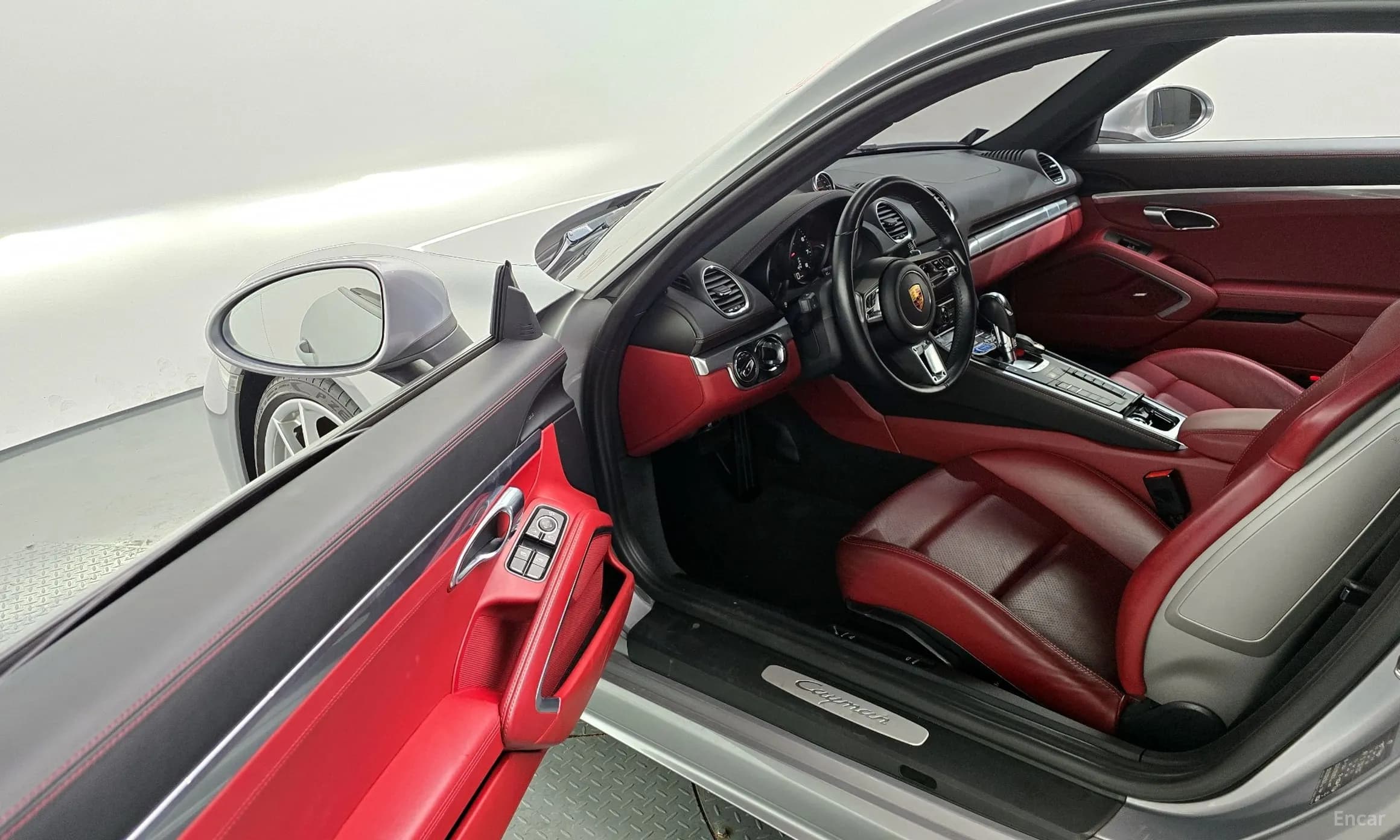 718 Cayman
