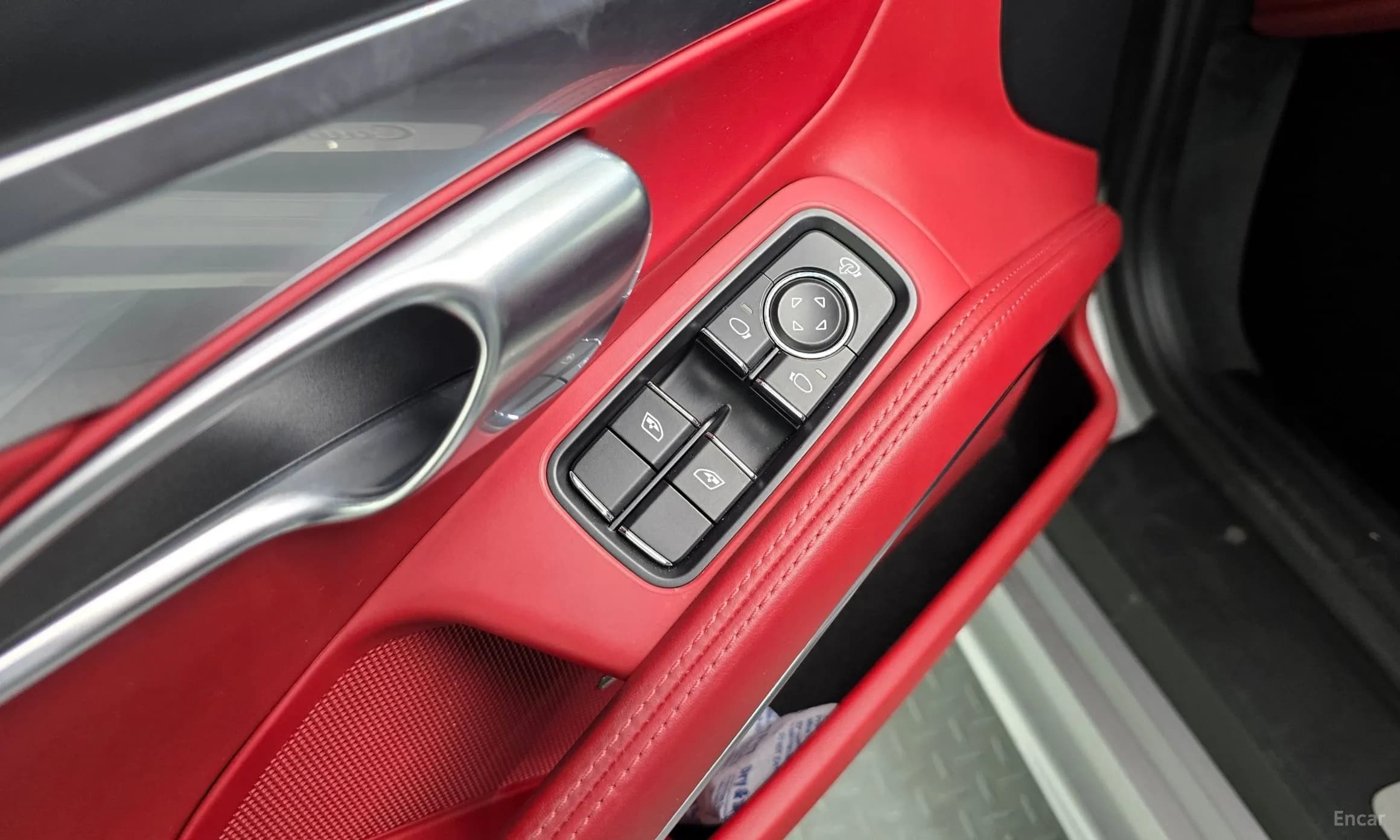 718 Cayman