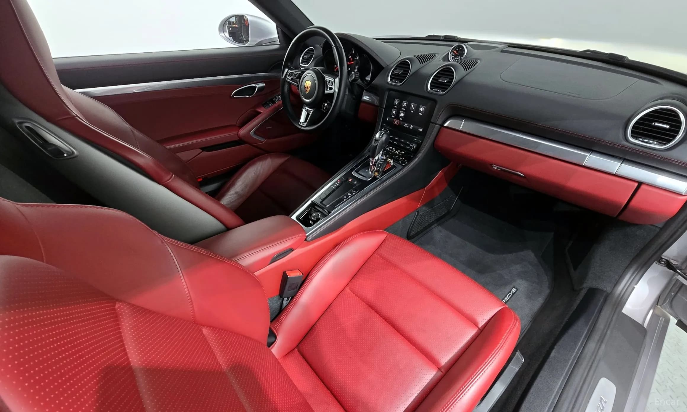 718 Cayman