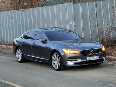 S90