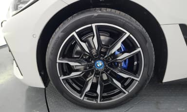 i4