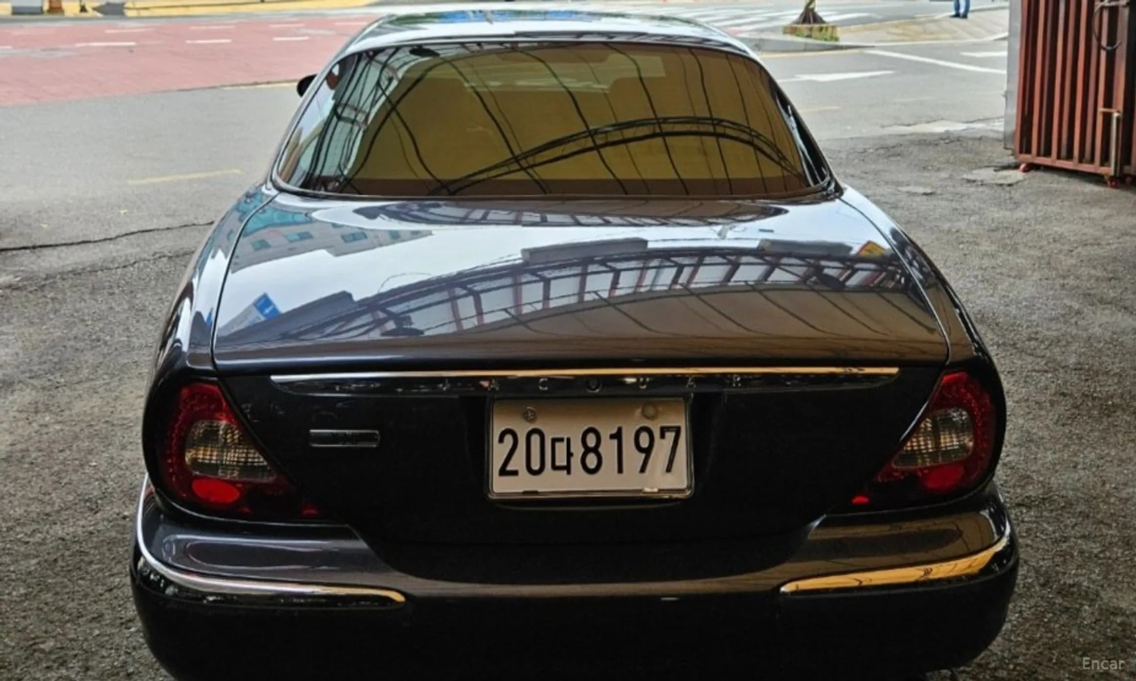 XJ-8