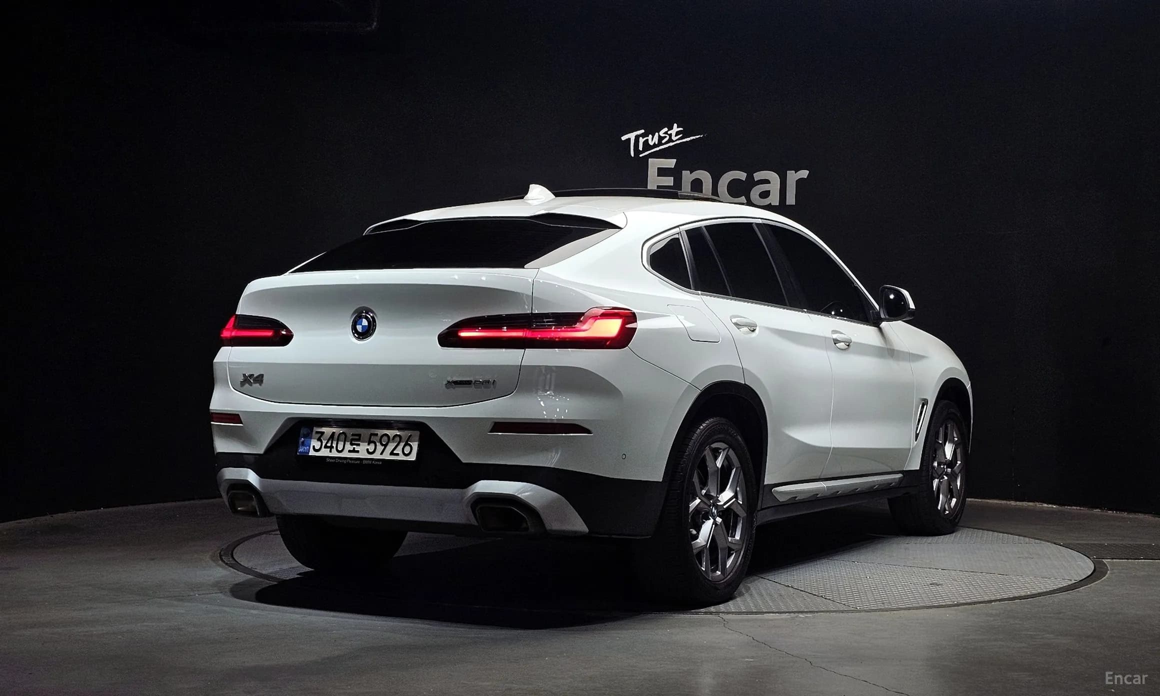 X4 (G02)