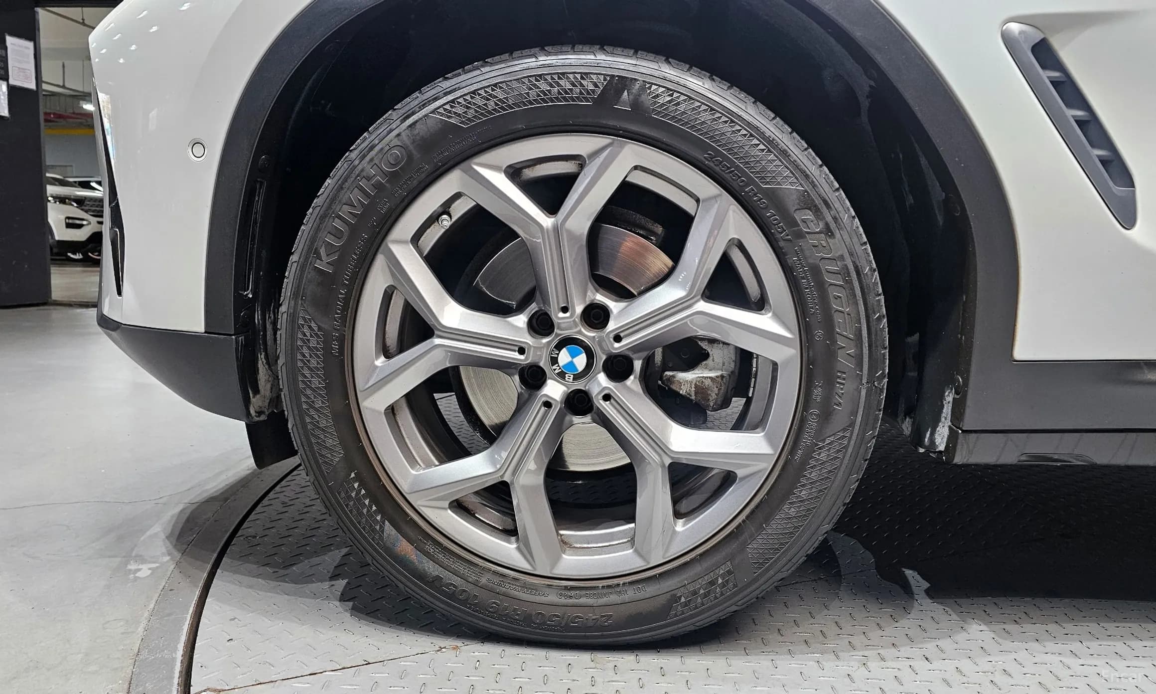 X4 (G02)