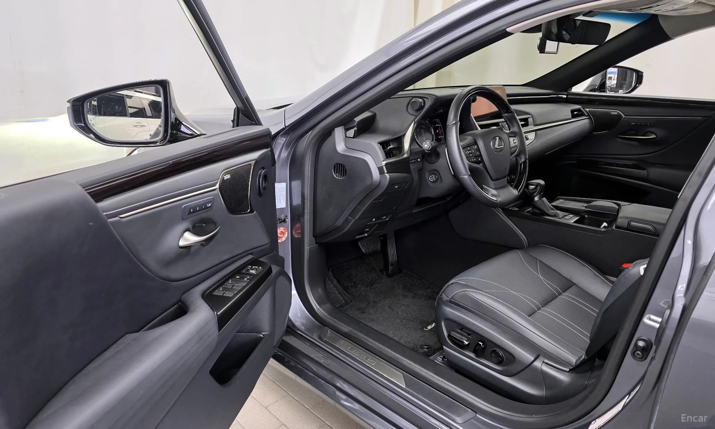 ES300h 7th Generation