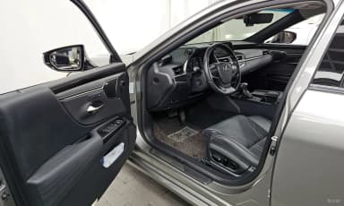 ES300h 7th Generation