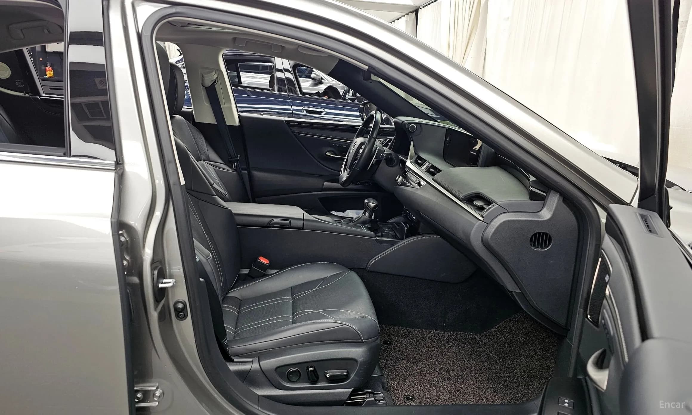 ES300h 7th Generation