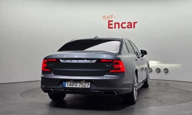 S90