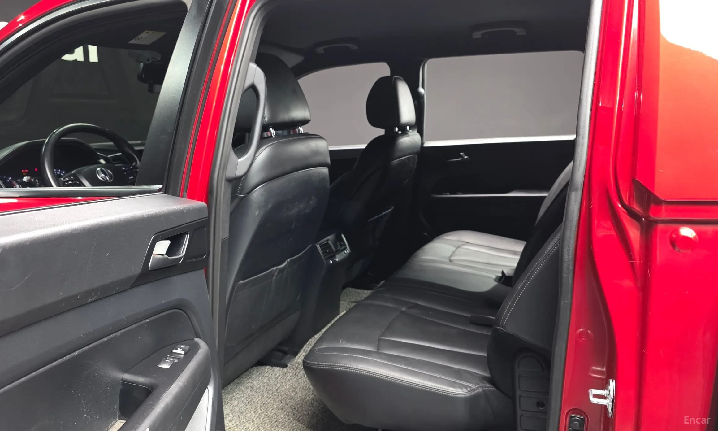 Rexton Sports Khan