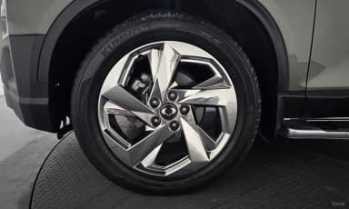 Rexton Sports Khan