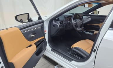 ES300h 7th Generation