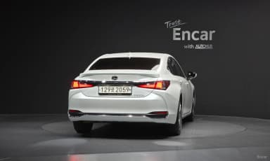 ES300h 7th Generation