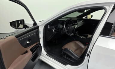 ES300h 7th Generation