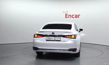 ES300h 7th Generation