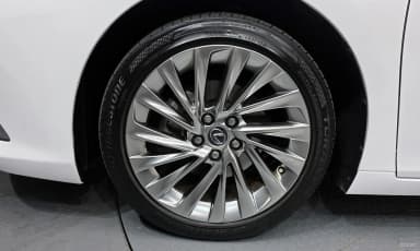 ES300h 7th Generation