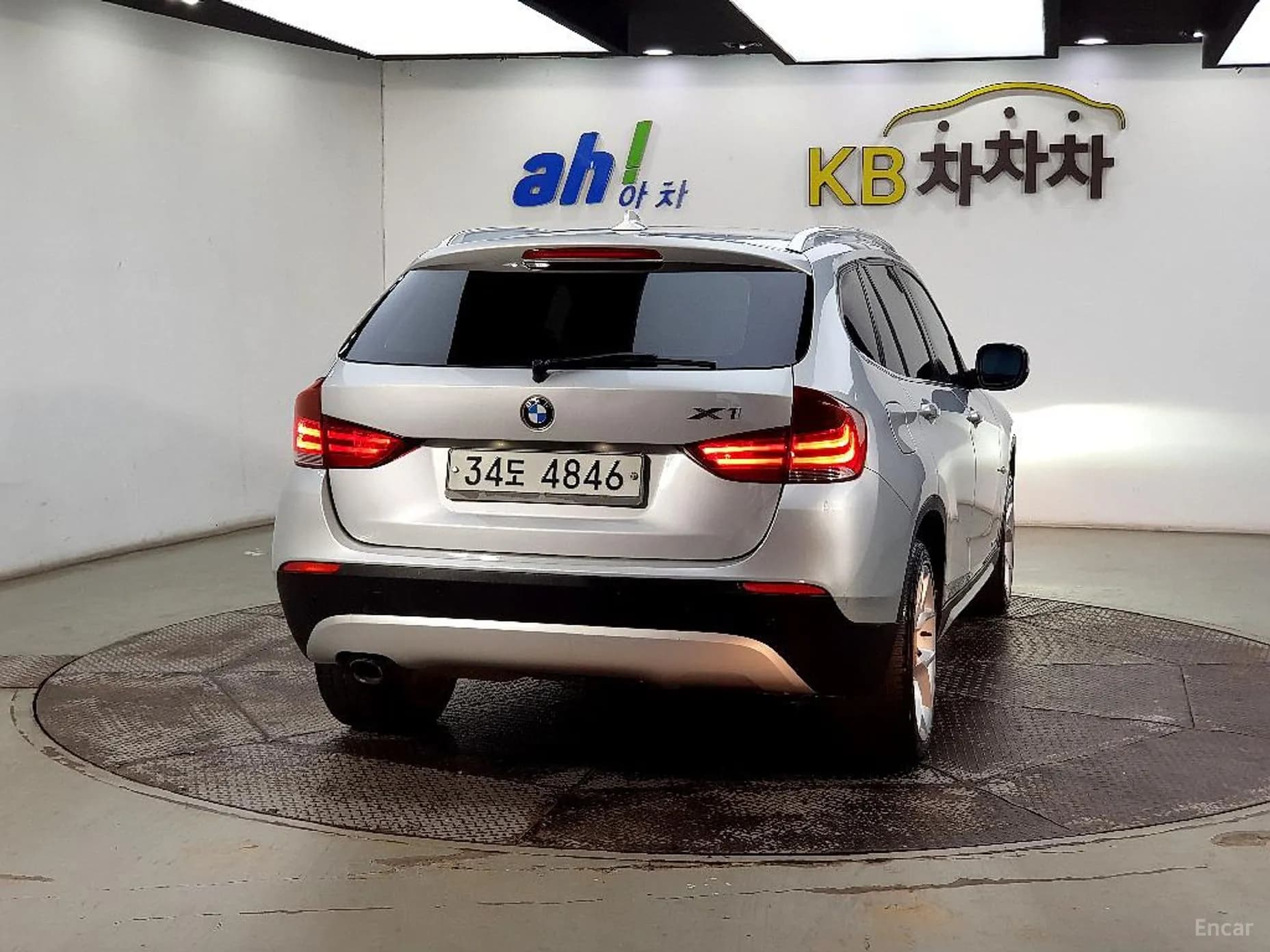 X1 (E84)