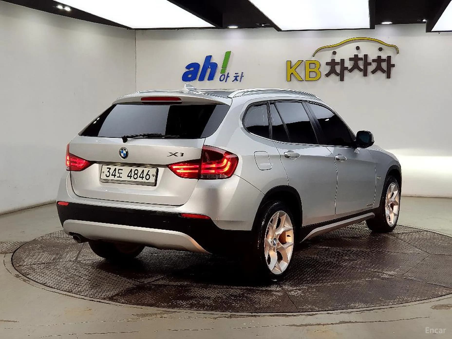 X1 (E84)