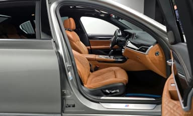 7 Series (G11)