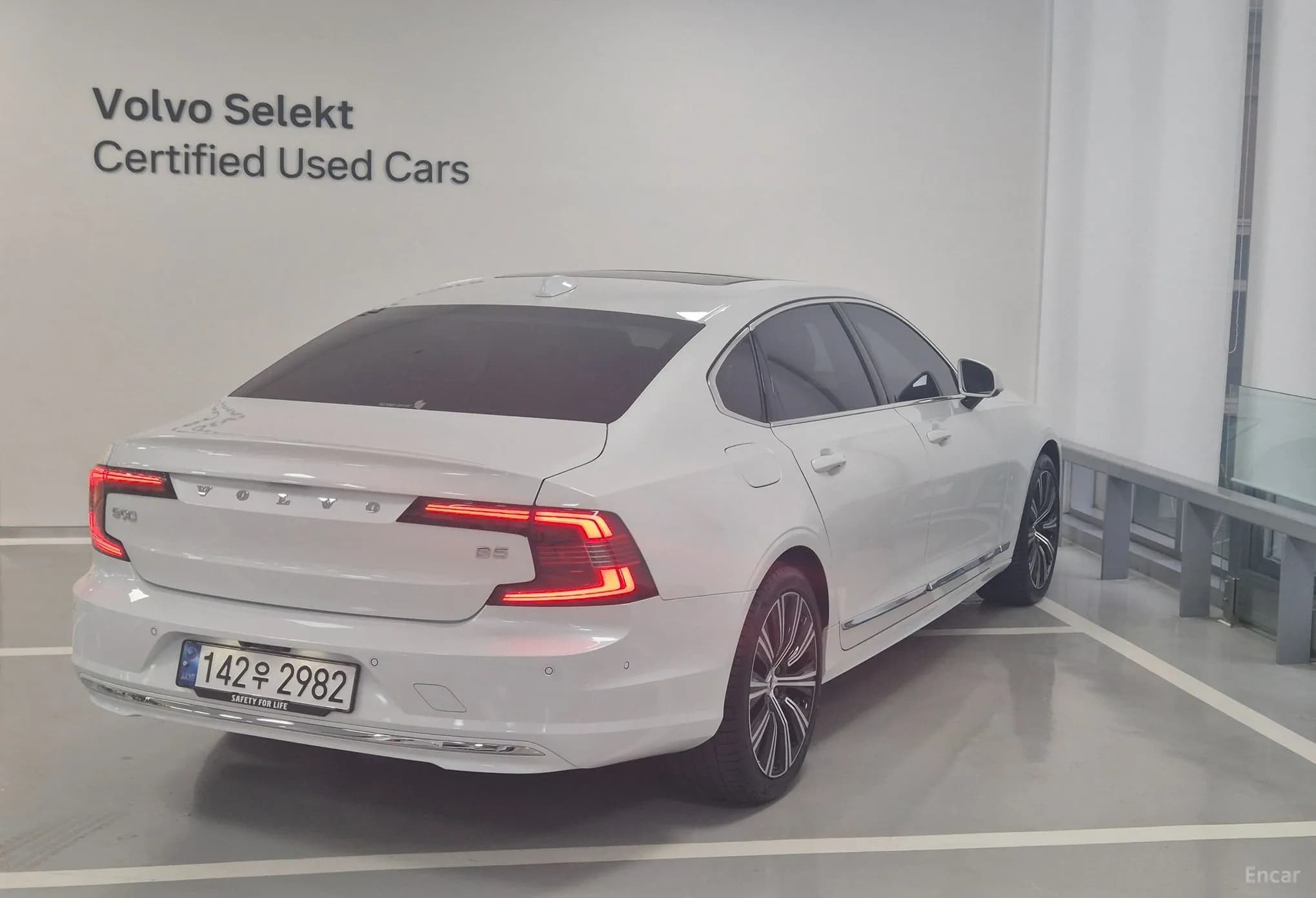 S90