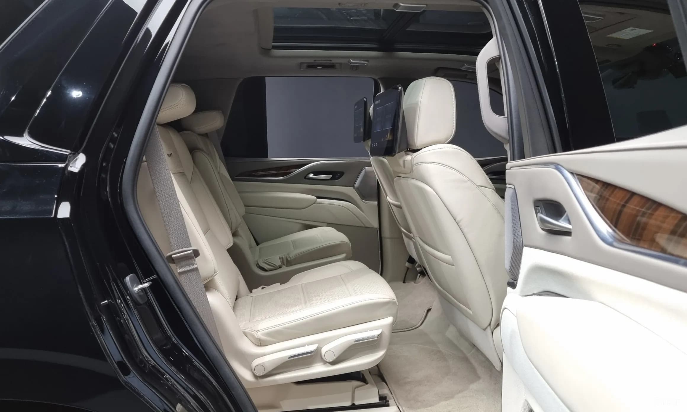 Escalade 5th Generation