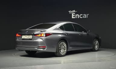 ES300h 7th Generation