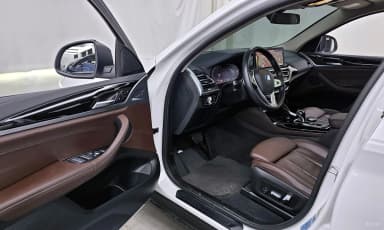 X4 (G02)