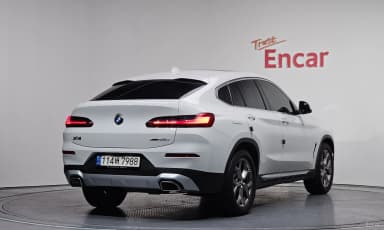 X4 (G02)