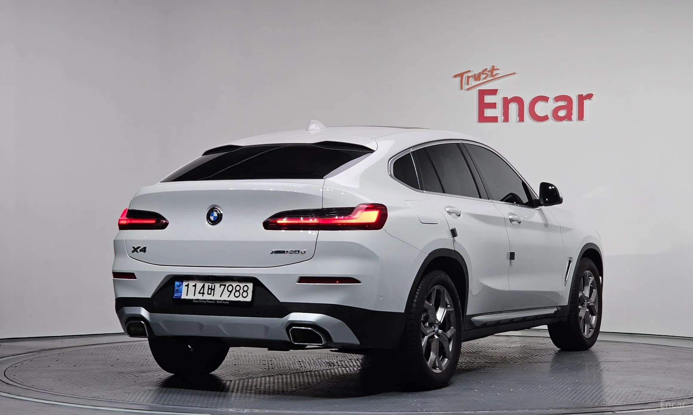 X4 (G02)