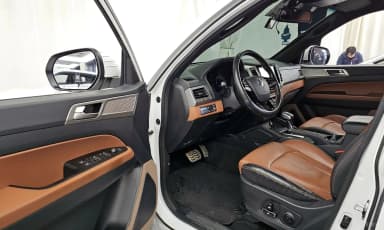 Rexton Sports Khan