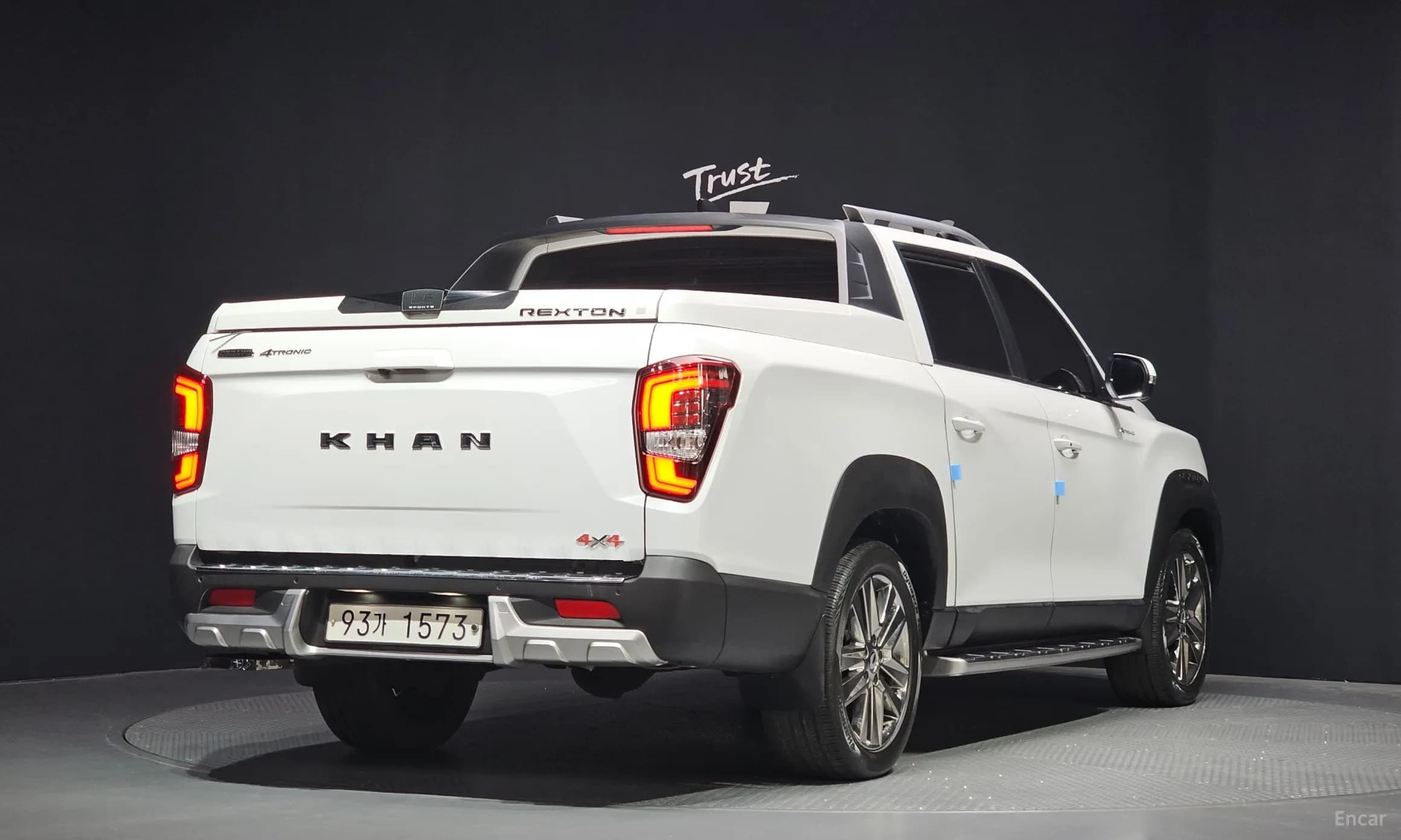 Rexton Sports Khan