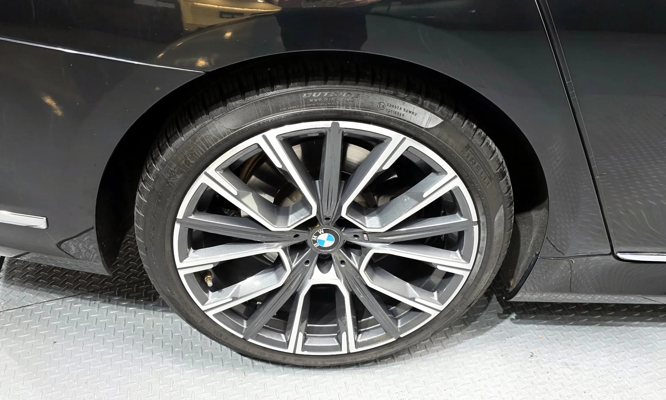 7 Series (G11)