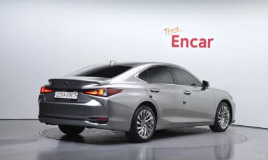 ES300h 7th Generation